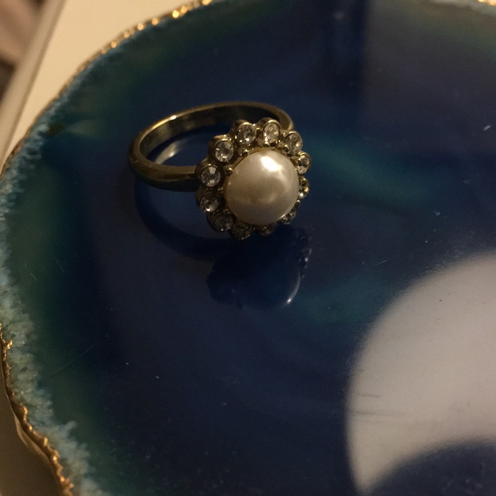 Pearl Ring - Picture 2 of 2